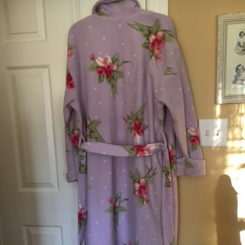 Robe - Picture 6 of 6